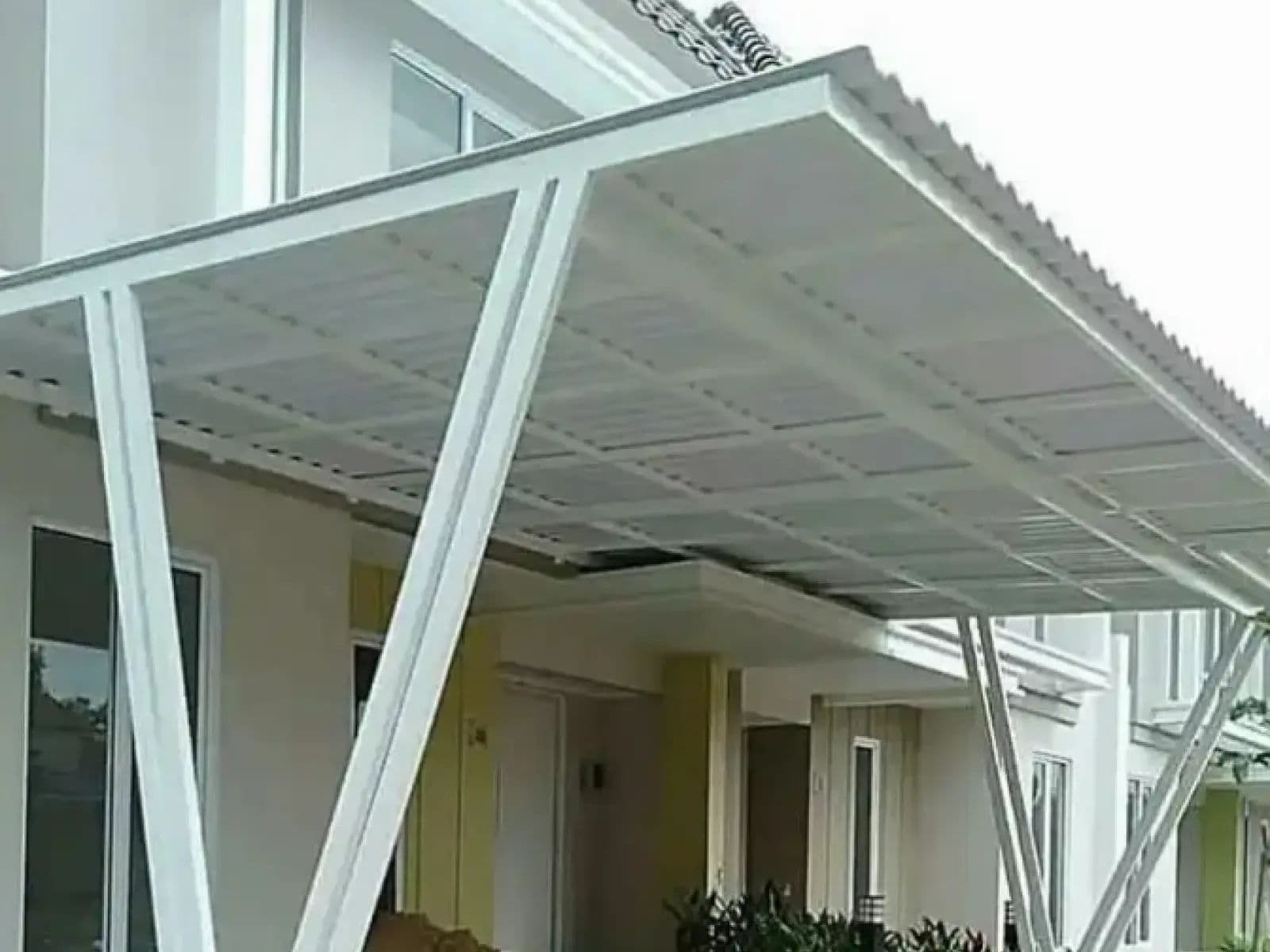 Kanopi Alderon Putih Susu